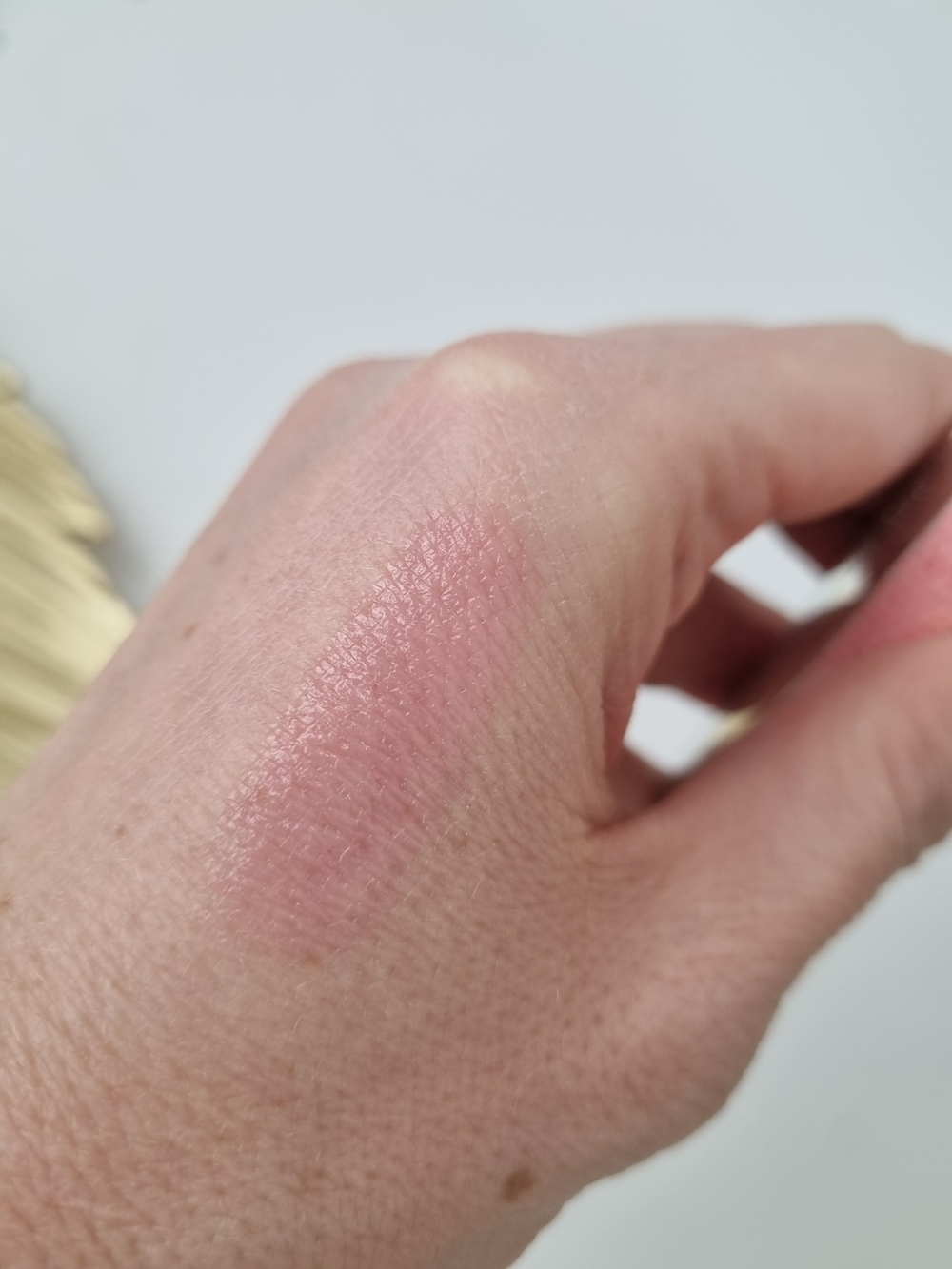 Медовый бальзам для губ YNM Honey Lip Balm розовый light pink