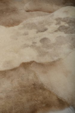 Ковер Мосси из шести светлых шкур