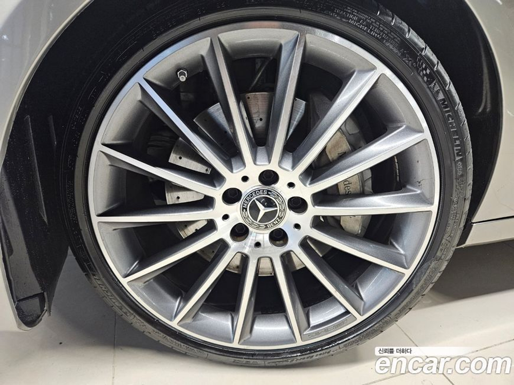 Mercedes-Benz E-Class W213 E350 4MATIC AMG Line (06.2022)