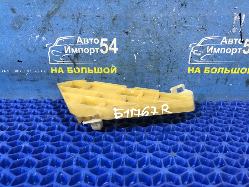 Крепление бампера переднее правое Honda CRV 2001-2006