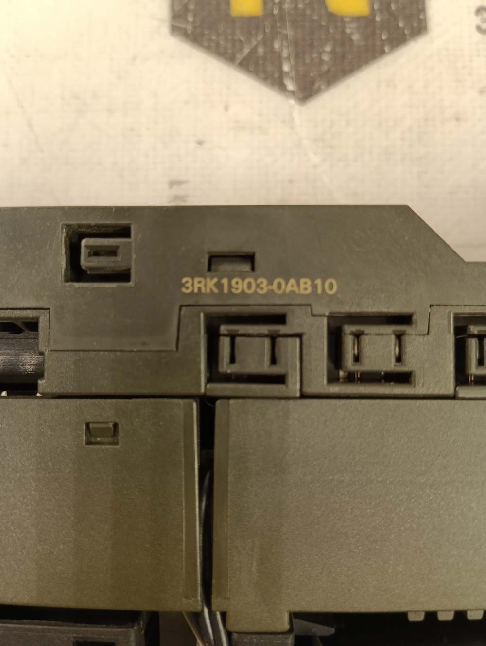 Siemens 3RK1903-0AB10+3RH1911-1AA01+3ZX1012-0RH11-1AA1+3RV1011-1JA10 б/у