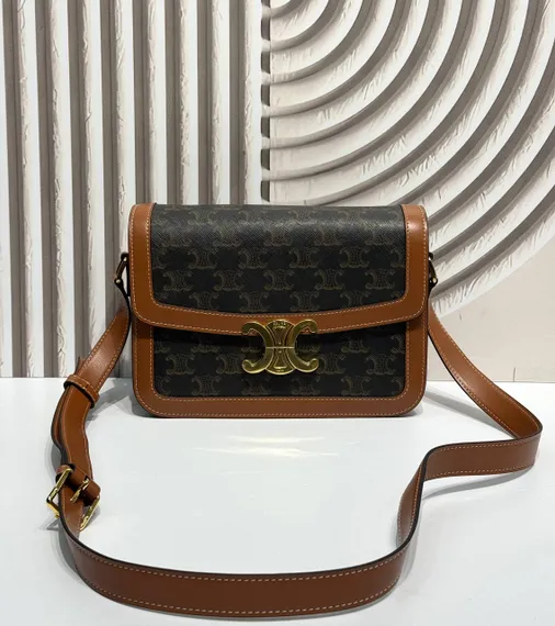 Сумки CELINE CLASSIQUE TRIOMPHE из блестящей кожи