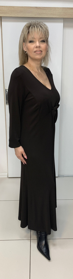 Длинное платье в цвете-шоколад