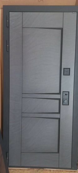 Входная металлическая дверь Бункер HIT B-04/ ФЛ-649 Грей софт (Светло-серый матовый, без текстуры)