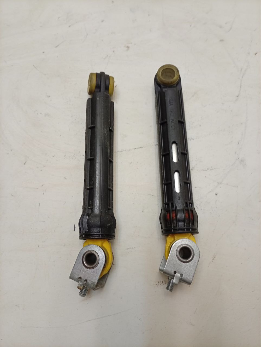 RST703DW кт18 Амортизаторы (комплект) для стиральной машины Indesit Ariston C00303589 б/у