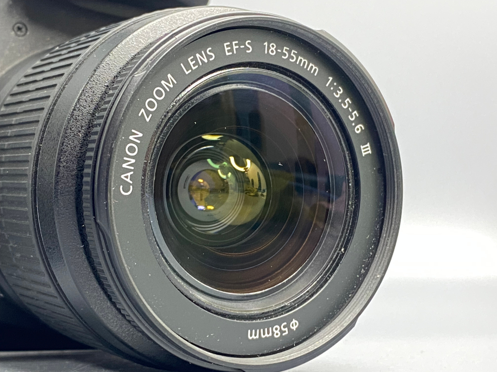 Canon 2000D Kit 18-55mm III 5000 кадров