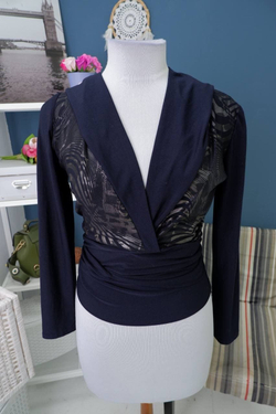 Блузка на запАх 44 размер