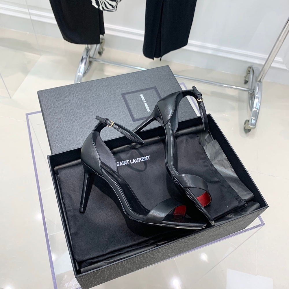 Saint Laurent Pumps