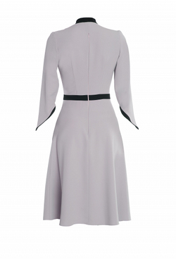 Платье с контрастным поясом и воротником-галстуком 09-17FW
