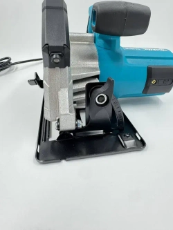 Makita Циркулярная пила дисковая электрическая сетевая с лазером 1650 Вт