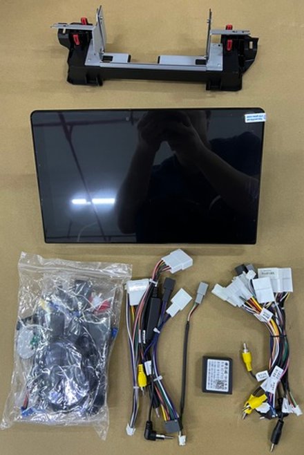 Магнитола для Toyota Camry 70 (75) 2021-2023 - Carmedia HP-T1301 монитор 12.8", Android 12, CarPlay, 4G SIM-слот, 6Гб+128Гб