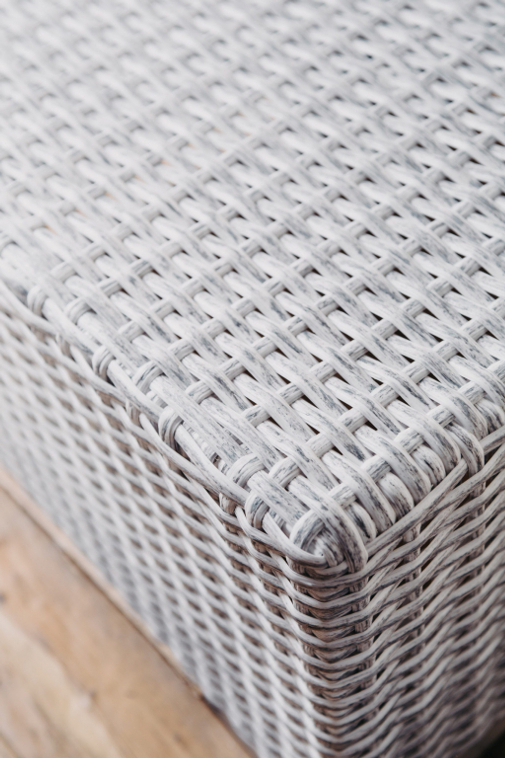 Столик плетеный журнальный Tama