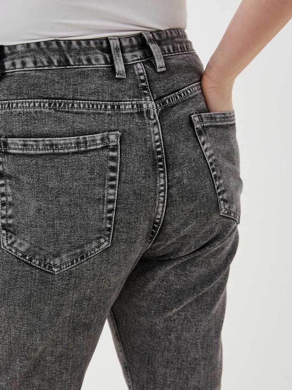 Джинсы больших размеров на молнии