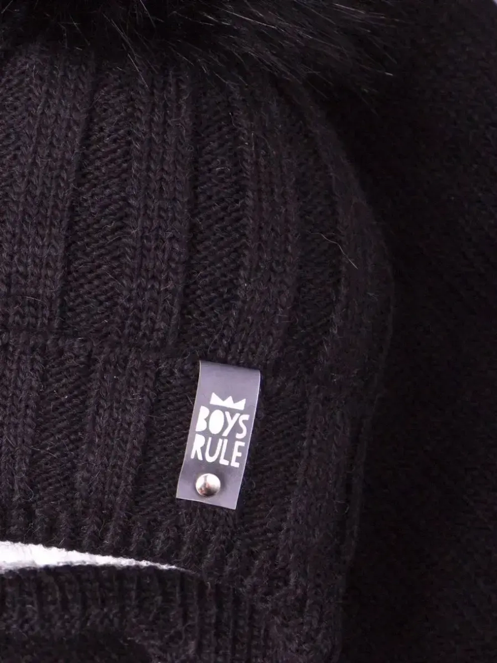 Шапка для мальчика зимняя вязаная и снуд