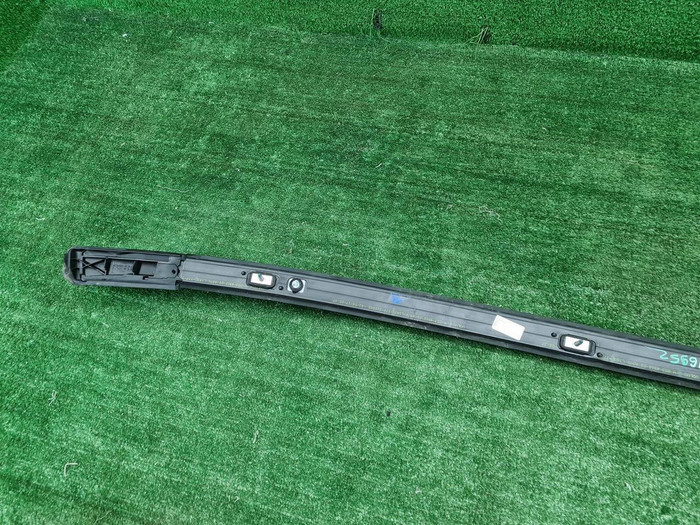 Рейлинг правый Volvo XC60 1 (2008-2017)