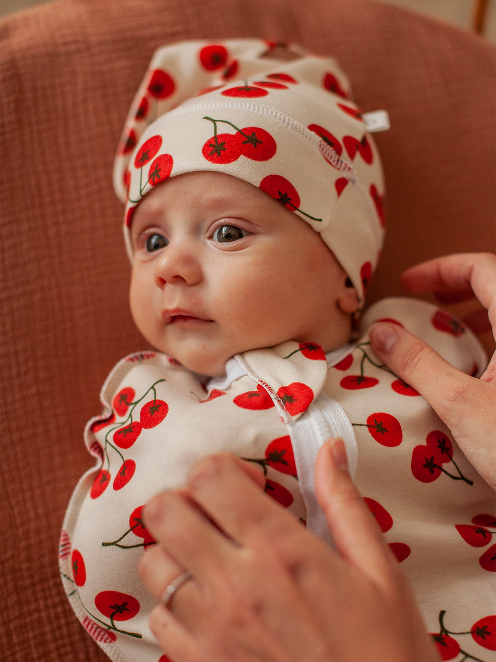 Шапочка Mjölk Томаты Черри, уценка