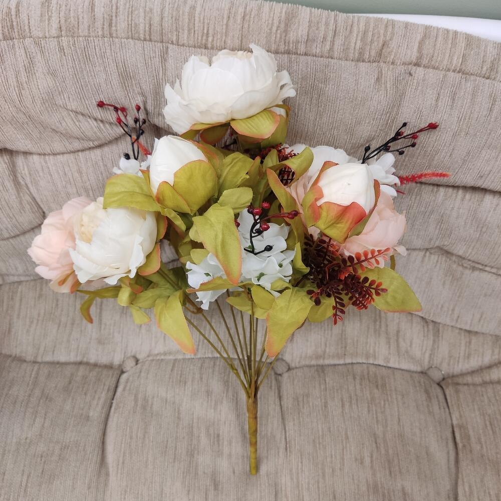 Букет с пионами