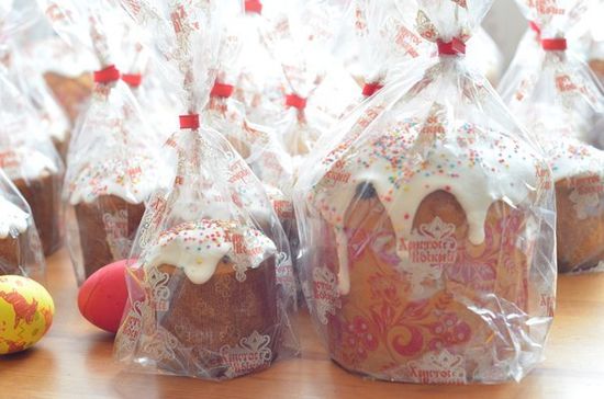 Кулич с посыпкой