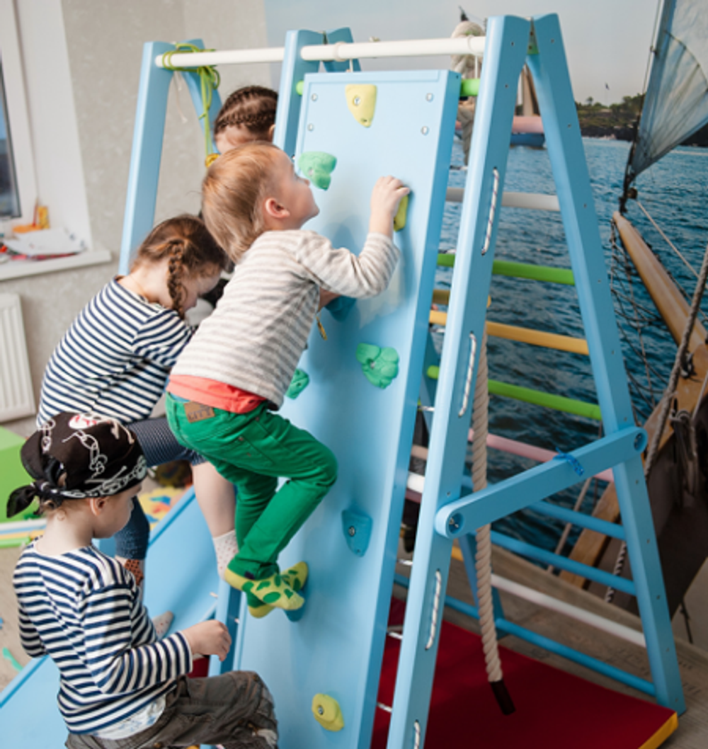 Скалодром цветной для комплексов раннего