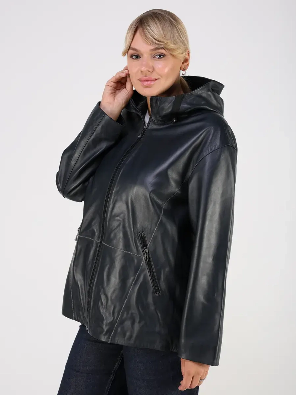 Кожаная куртка демисезонная с капюшоном оверсайз