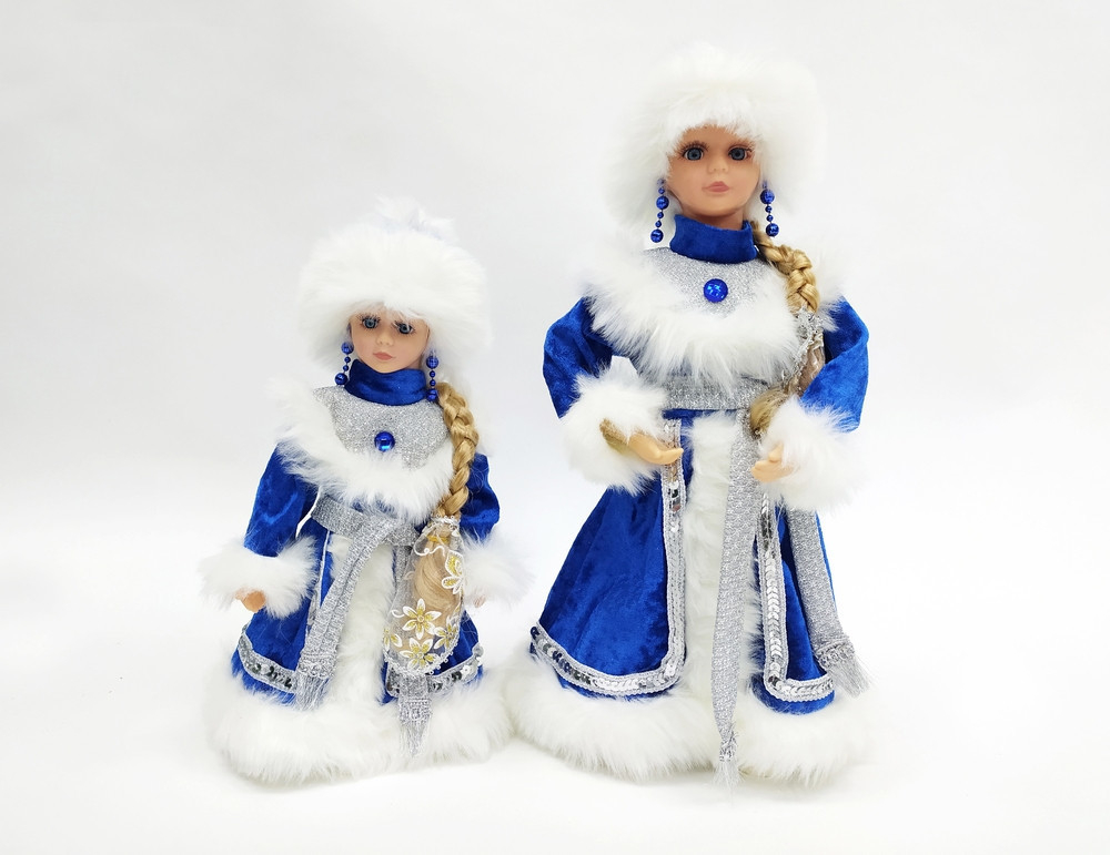 Снегурочка в голубой с серебром шубе и шапке 40см Triumph Nord
