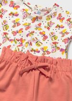 два топа с шортами