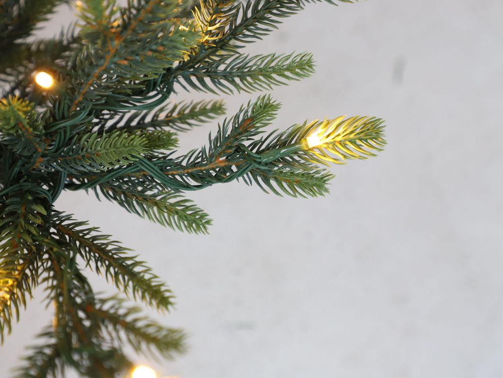 Елка с гирляндой встроенной «Eiffel» Эйфель (Литая хвоя) 180 см / 1,8 м