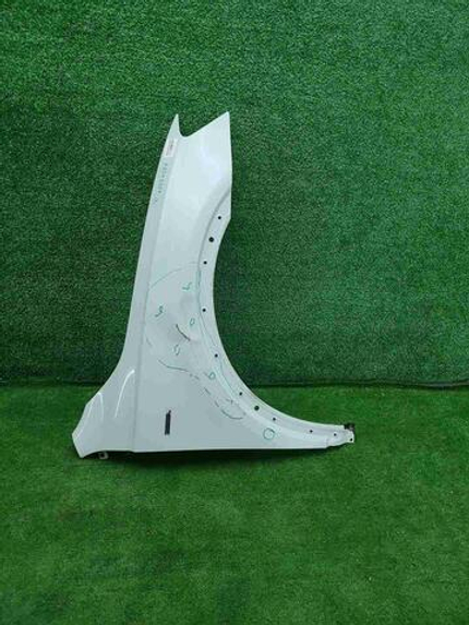 Крыло переднее правое Audi Q3 1 8U (2011-2018)