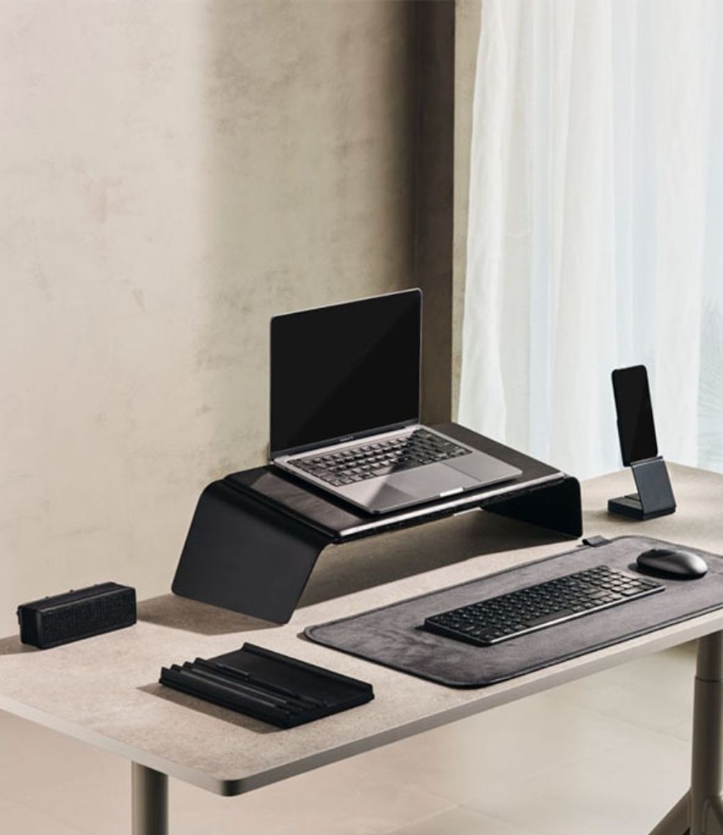 NOOE Exhibit Black Oak — настольный органайзер