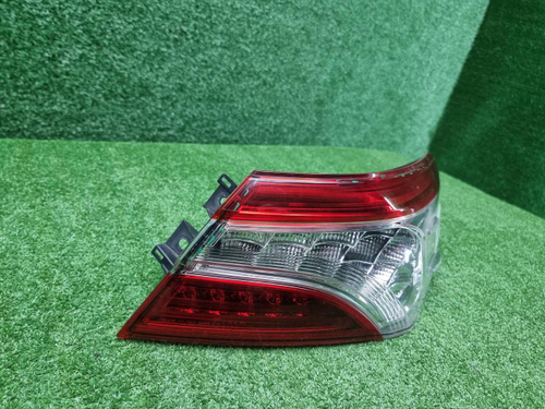 Фонарь правый внешний Toyota Camry XV70 17-нв LED
