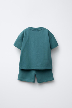 ZARA КОМПЛЕКТ ИЗ ФУТБОЛКИ И ШОРТОВ-БЕРМУДОВ С НАДПИСЬЮ, ГЛУБОКИЙ СИНИЙ