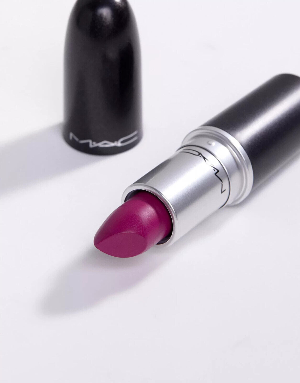 Губная помада MAC Flat Out Fabulous матовая