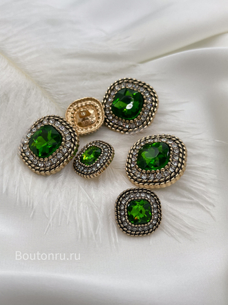 Пуговицы Квадрат золотые зеленые со стразами и косичкой