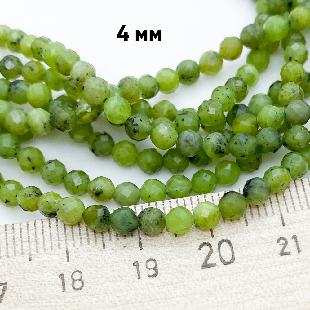 Серпентин граненый, размер около 3,6-3,9 мм, цена за 50-51 шт (1/2 нити)