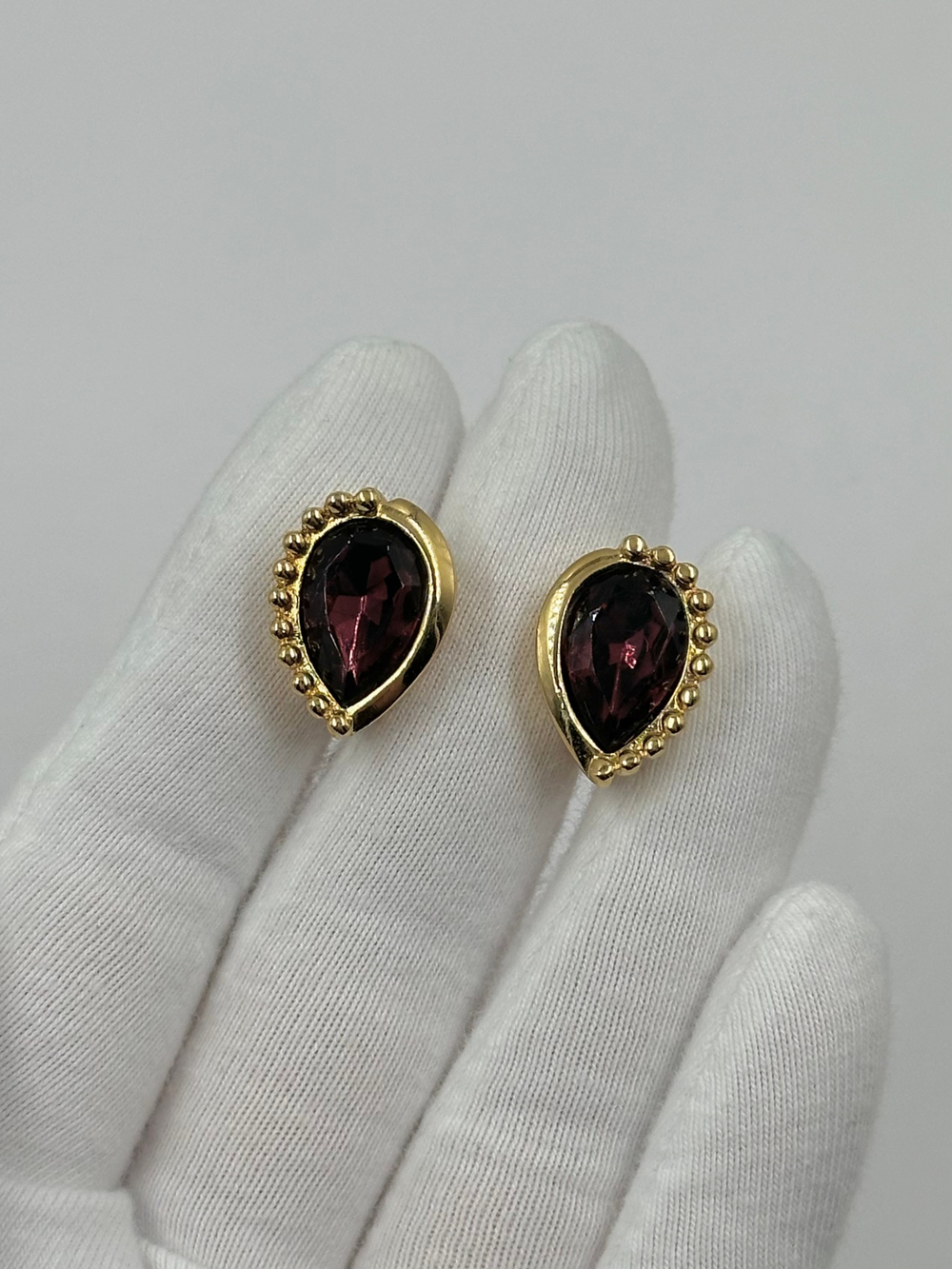 Клипсы с фиолетовыми кристаллами Christian Dior