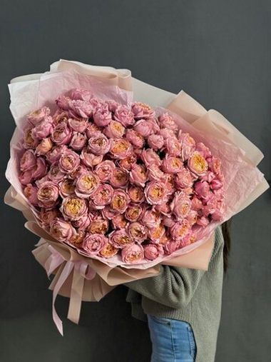 Букет-ГИГАНТ из кустовых пионовидных роз сорта "Джульетта"