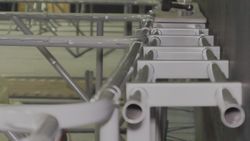 Монтаж бокового прохода батутного парка (батутной арены) - "ЗВЕЗДА"