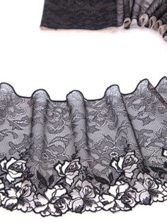 05-123 Вышивка на неэл. сетке 18 см, черный (правая)