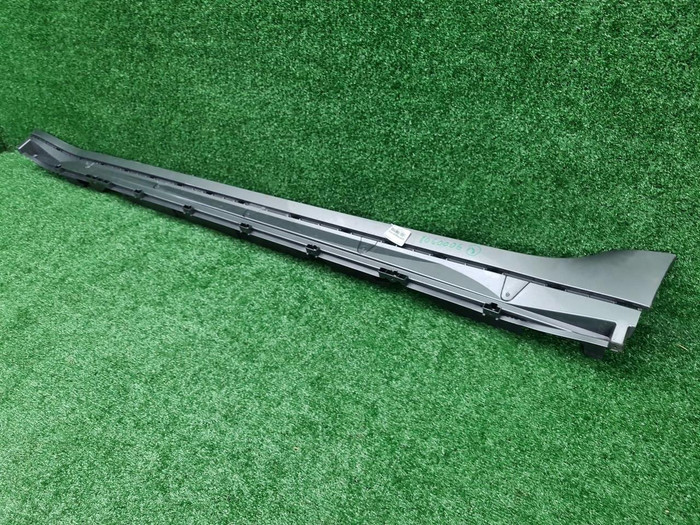 Накладка порога левая BMW M3 G80 (2020-н.в.)