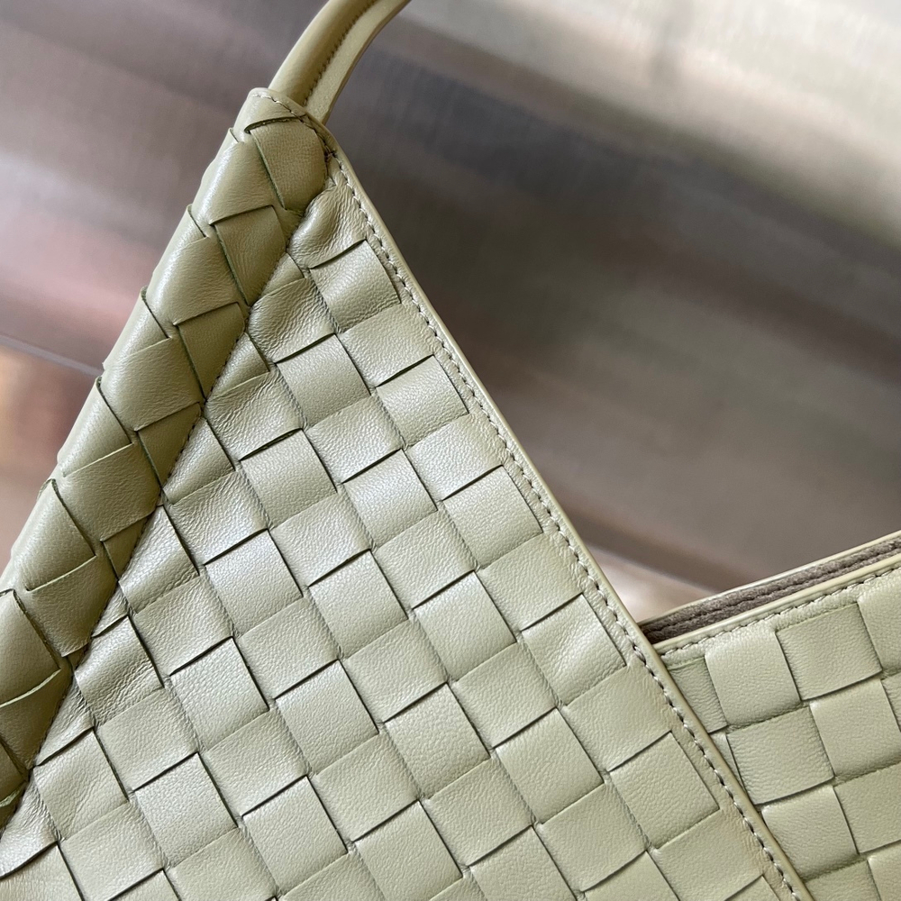 Bottega Veneta Small Solstice 30 cm