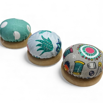 Игольница - подушечка на деревянной основе