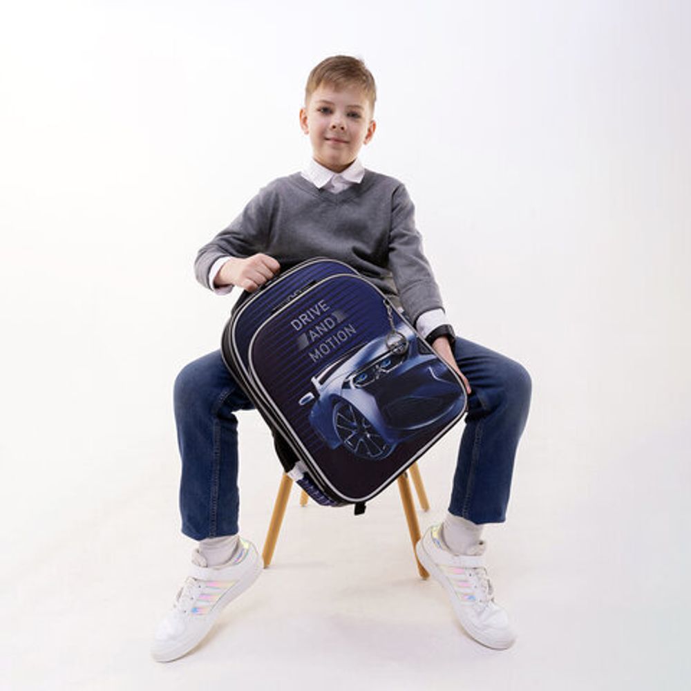 Ранец BRAUBERG QUADRO, 3 отделения, с брелоком, "Sport car", LED-ЛАМПОЧКИ, 37х28х18 см, 271359