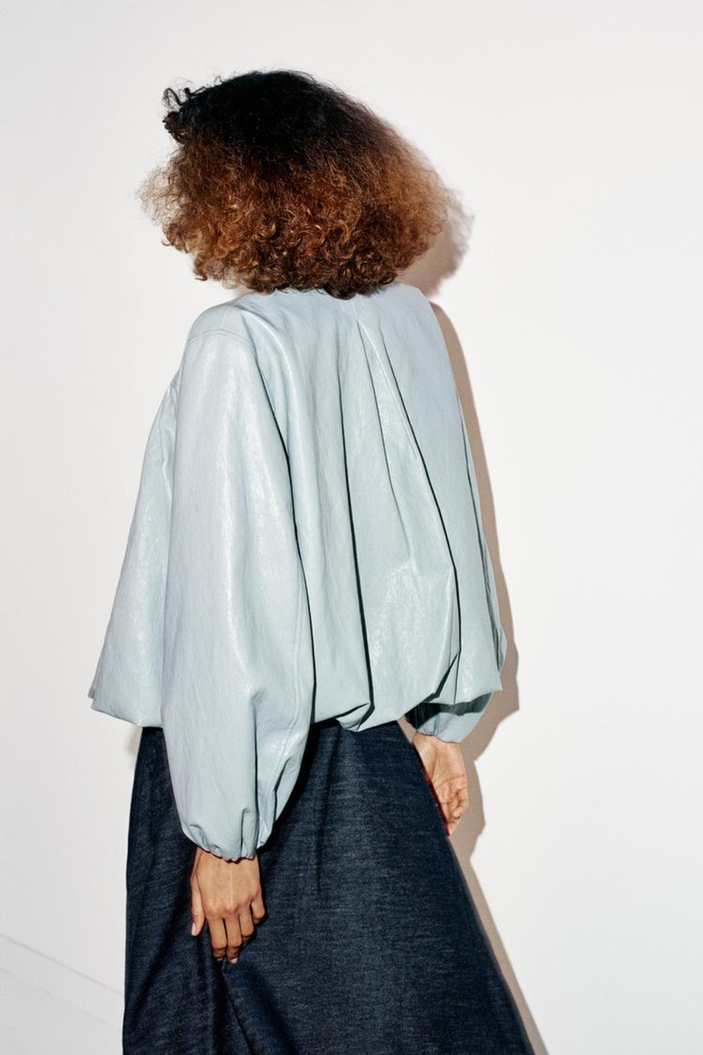 ZARA КУРТКА-БОМБЕР ИЗ ИСКУССТВЕННОЙ КОЖИ, НЕБЕСНО-ГОЛУБОЙ