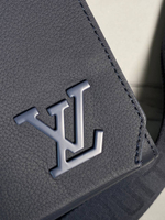 Сумка-мессенджер Louis Vuitton