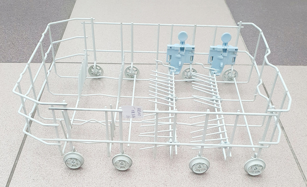 Нижняя корзина посудомойки Beko DIS 45 см