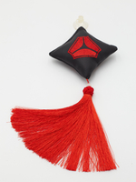 Ромб объемный на присоске SITRAK (экокожа, черный, красная вышивка, кисть)