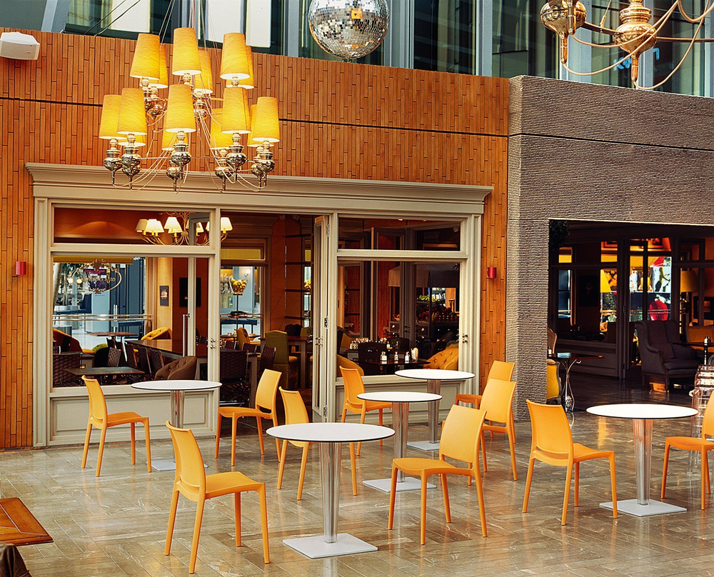 Стул пластиковый Siesta Contract Maya, оранжевый