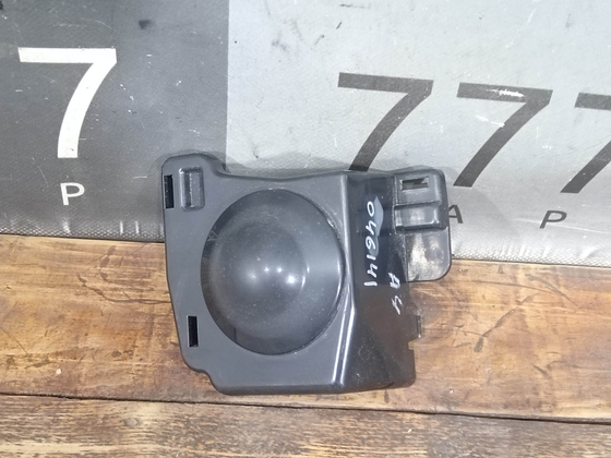 Крышка радарного датчика левая Audi A4 (B9), A5 (F5)  Б/У Оригинал 8W0807819