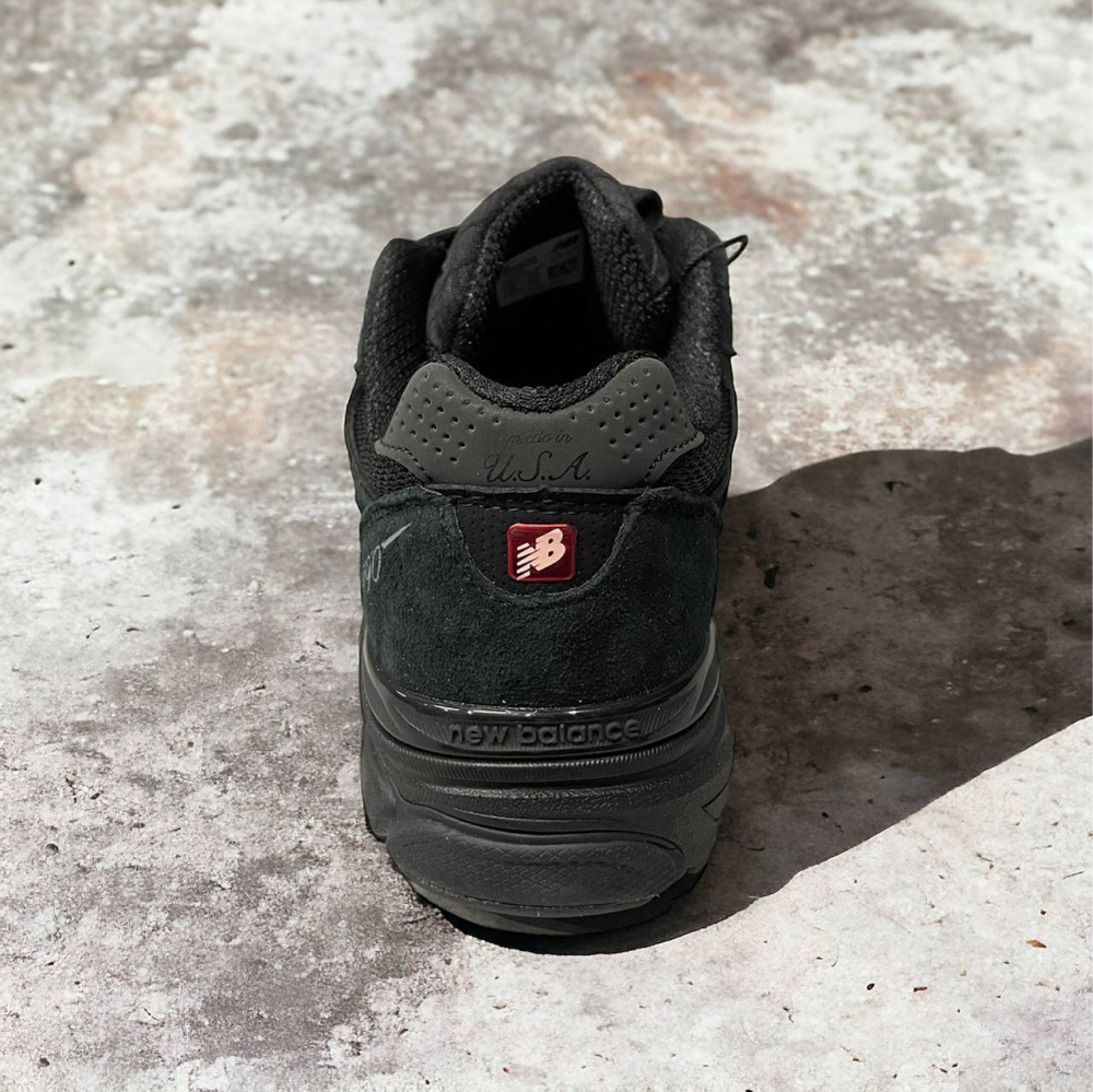 New Balance 990 • Black