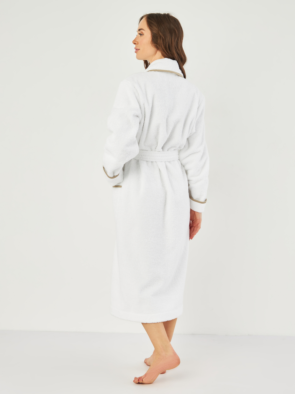 Халат махровый с шалькой Claire Batiste Atelier Roma Niveo белый с бежевым кантом